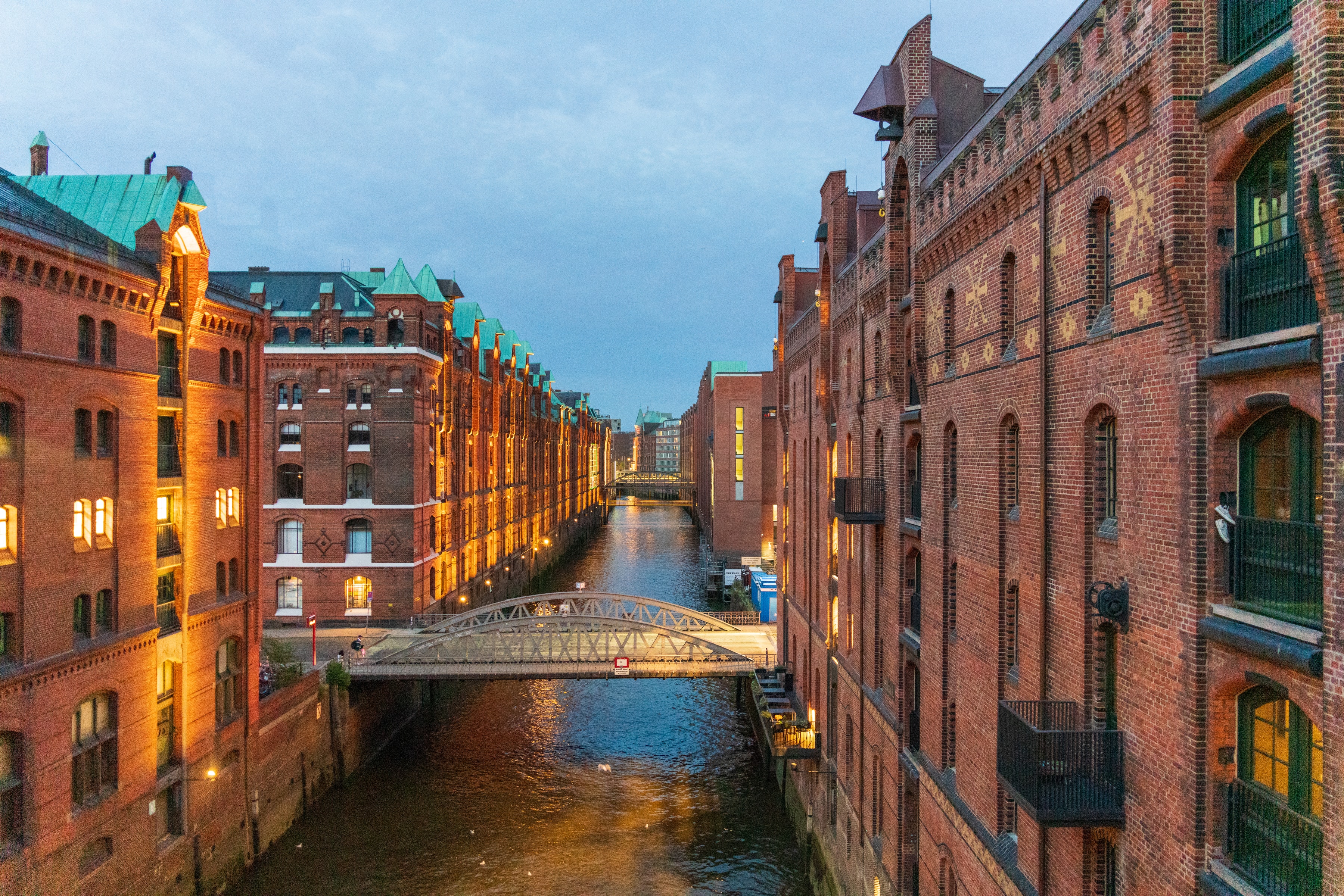 Lightfall, Hamburg, Germany, 2025-07-21.